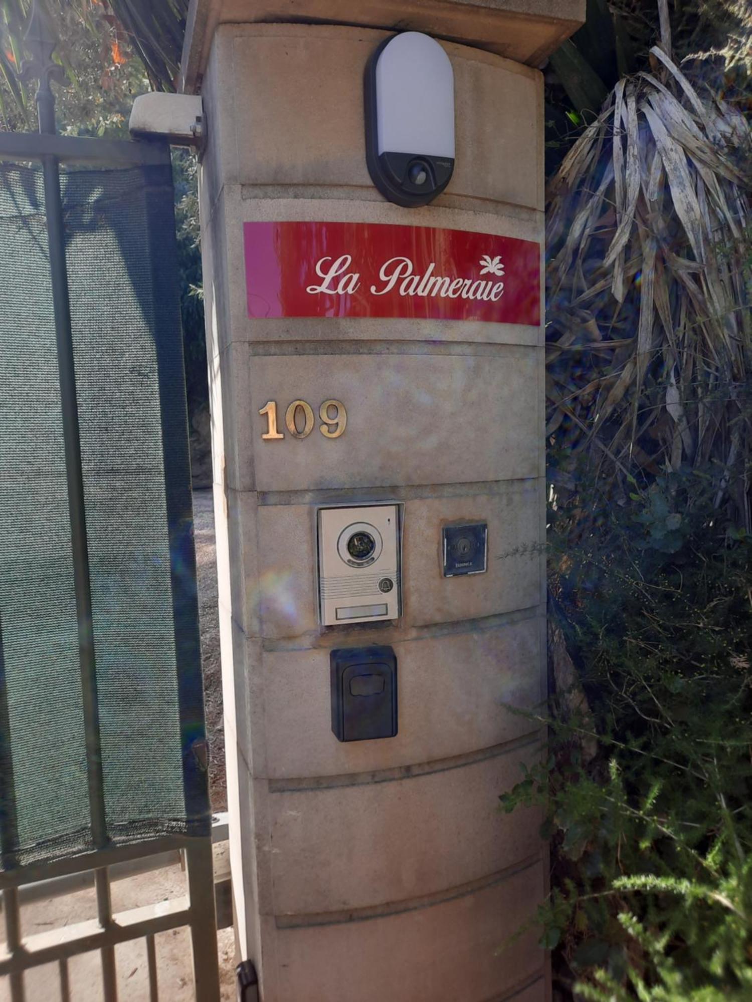 La Palmeraie Istres Exterior foto